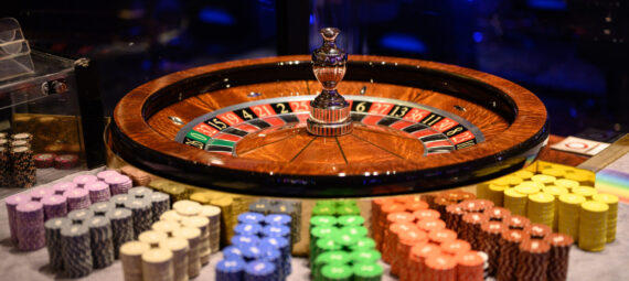 Nikmati Sensasi Bermain Casino Online dengan Dealer Langsung